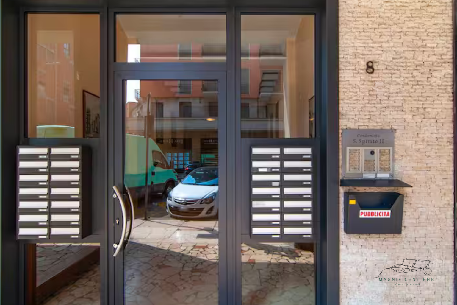 magnificent bnb verona building entrance